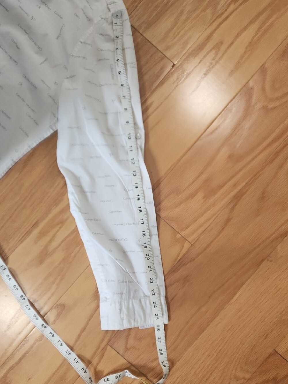 Calvin Klein White Button-Up Shirt Body Fit with Subtle Gray Logo Print Large - Picture 12 of 16